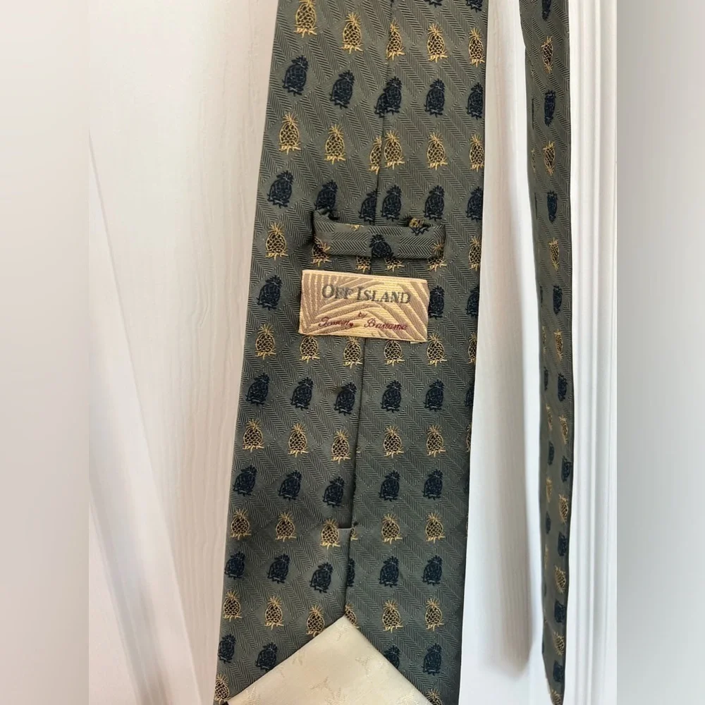 Off Island by Tommy Bahama Pineapple Pattern Tie